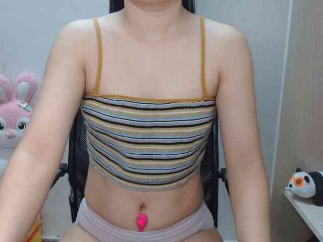 Ernesta102 webcam
