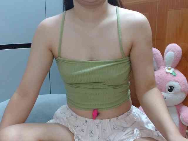 Ernesta102 webcam