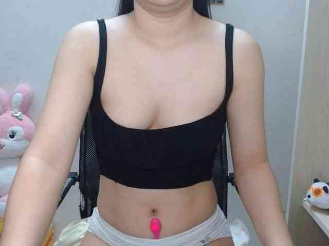 Ernesta102 webcam