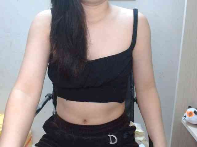 Ernesta102 webcam