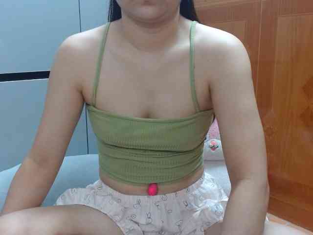 Ernesta102 webcam
