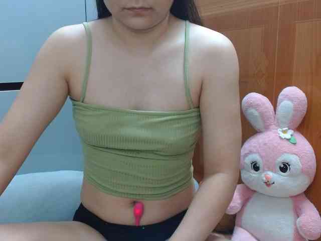 Ernesta102 webcam