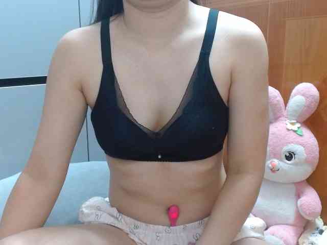 Ernesta102 webcam