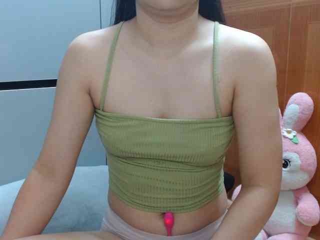Ernesta102 webcam