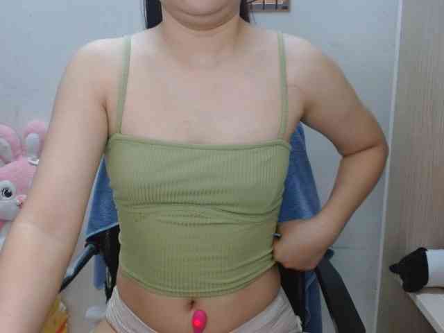 Ernesta102 webcam