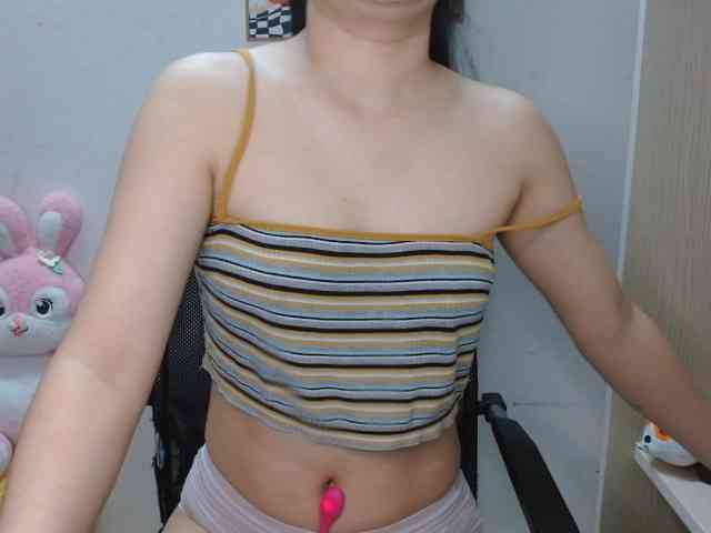 Ernesta102 webcam
