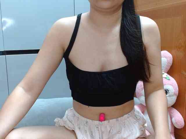 Ernesta102 webcam