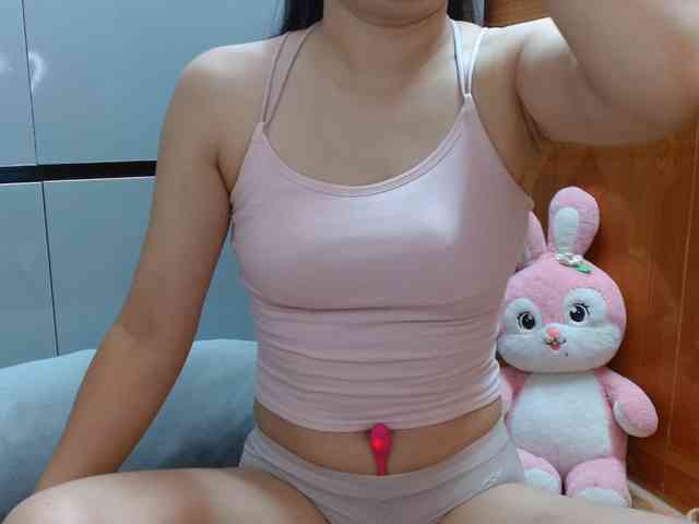 Ernesta102 webcam