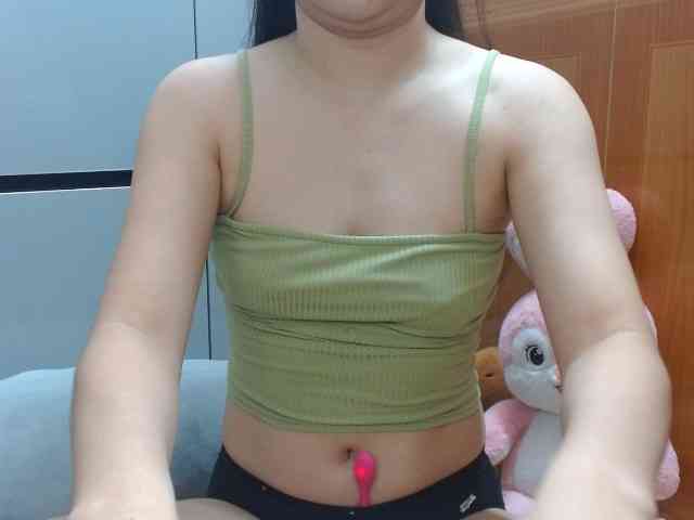 Ernesta102 webcam