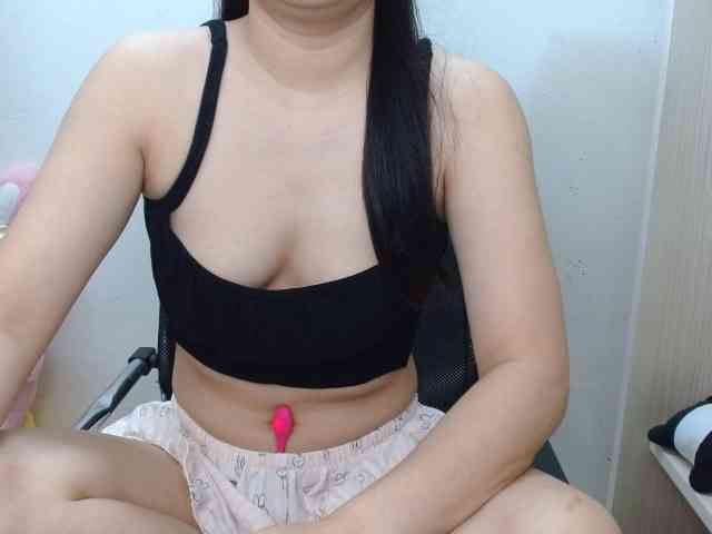 Ernesta102 webcam