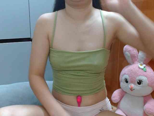 Ernesta102 webcam