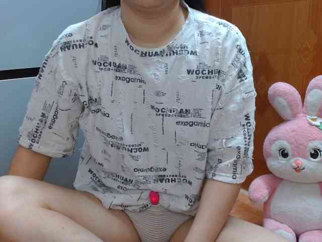 Ernesta102 webcam