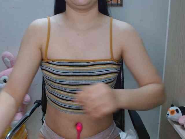 Ernesta102 webcam