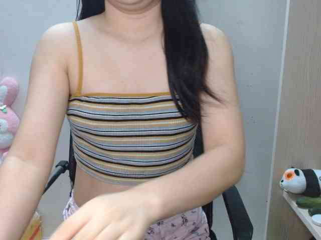 Ernesta102 webcam