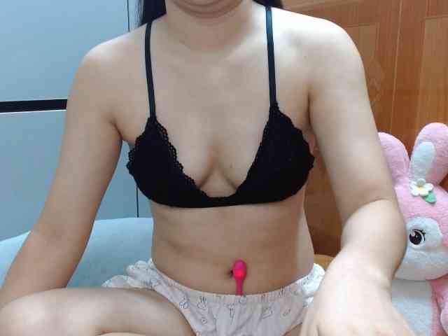 Ernesta102 webcam