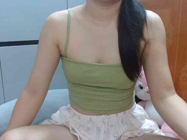 Ernesta102 webcam