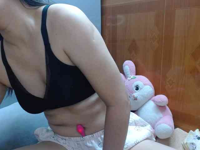 Ernesta102 webcam