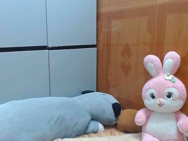 Ernesta102 webcam