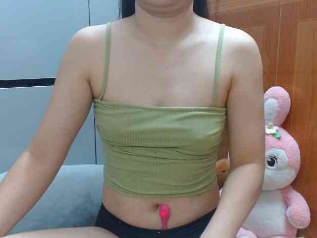 Ernesta102 webcam