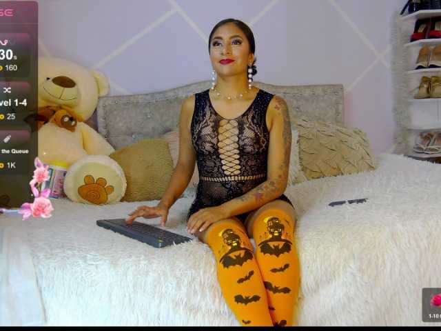 Natashashine1 live cam on BongaCams