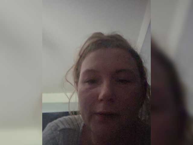 Busty01473 live cam on BongaCams