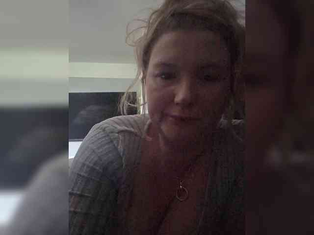 Busty01473 webcam