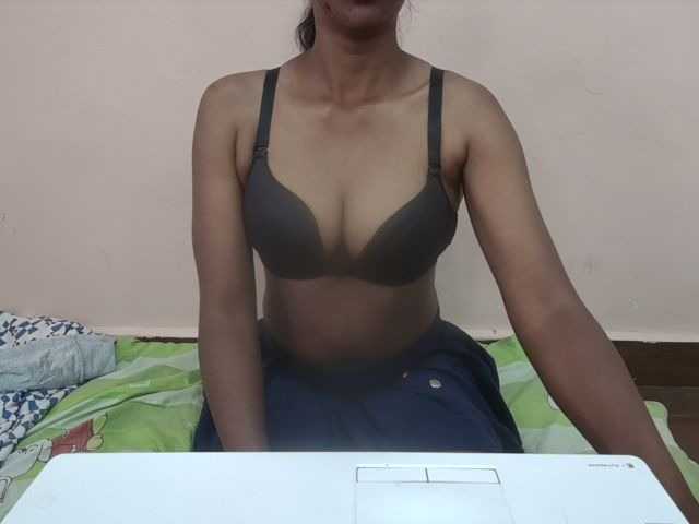 Rithanya live cam on BongaCams