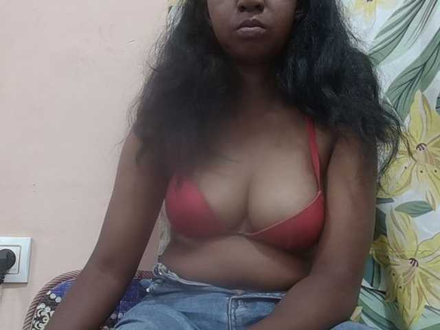 Rithanya live cam on BongaCams