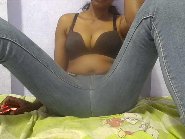 Rithanya live cam on BongaCams