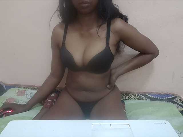 Rithanya live cam on BongaCams