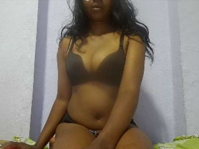 Rithanya live cam on BongaCams