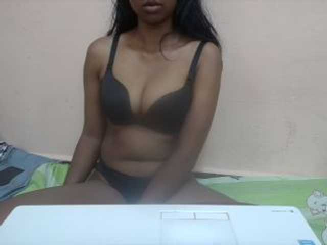 Rithanya live cam on BongaCams