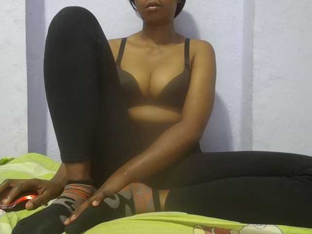 Rithanya live cam on BongaCams
