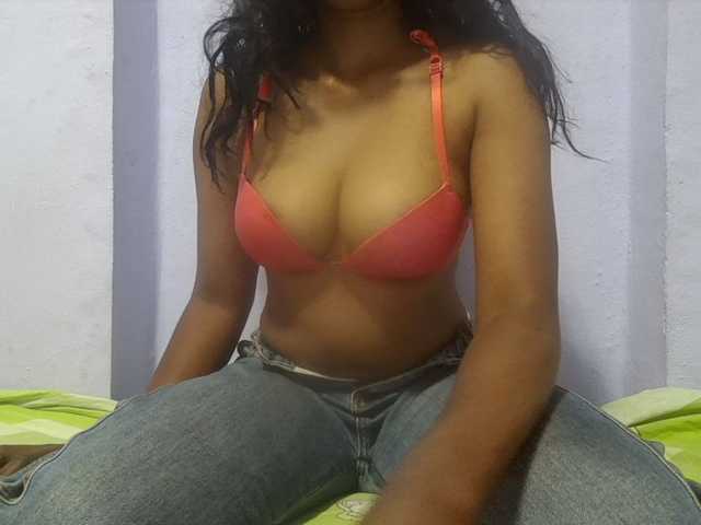 Rithanya live cam on BongaCams