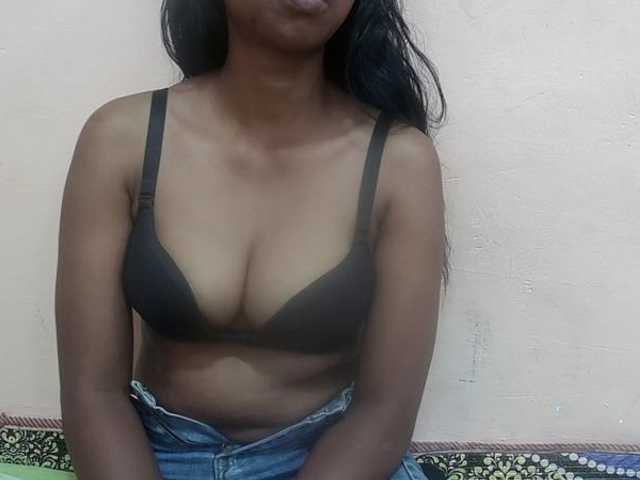 Rithanya live cam on BongaCams