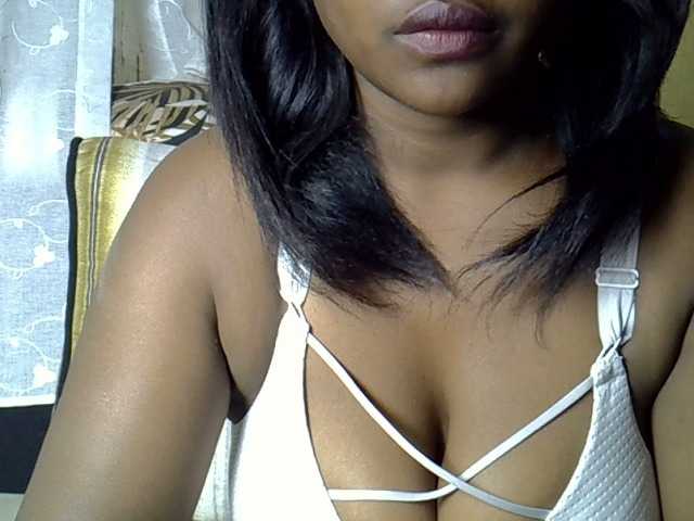 Sex chat gratuit in direct cu Rithanya pe BongaCams