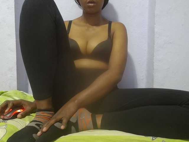 Rithanya live cam on BongaCams