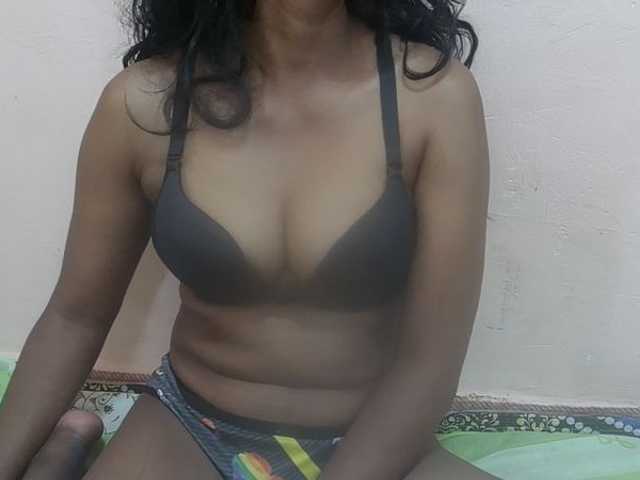 Rithanya live cam on BongaCams