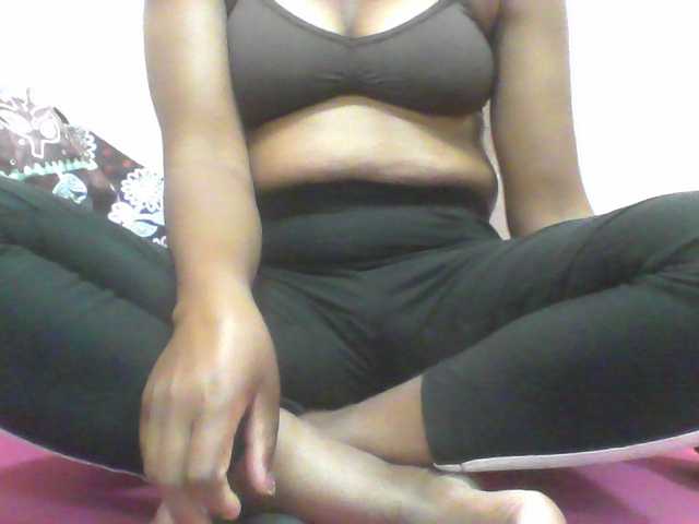 Rithanya live cam on BongaCams