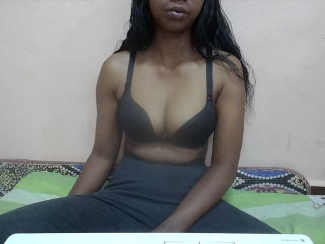 Rithanya live cam on BongaCams