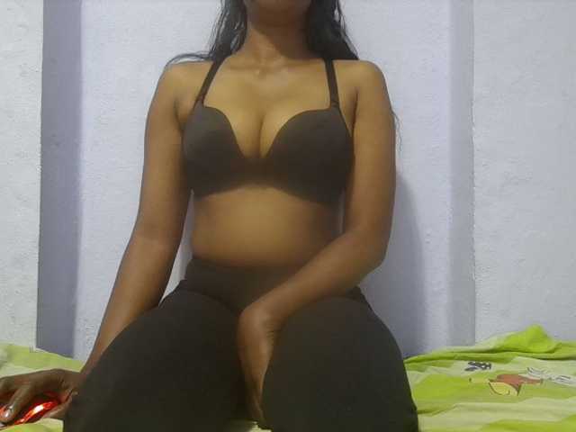 Rithanya live cam on BongaCams