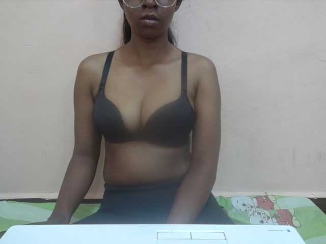 Rithanya live cam on BongaCams