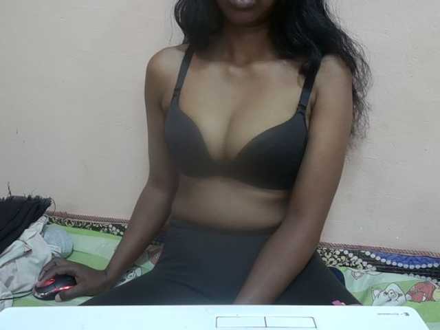Rithanya live cam on BongaCams