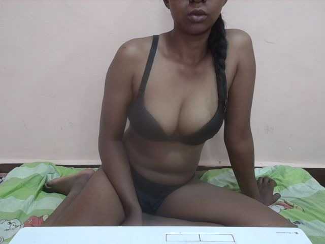 Rithanya live cam on BongaCams