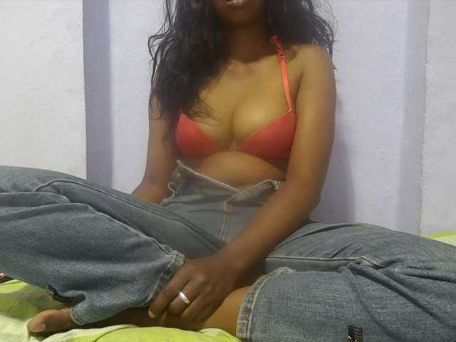 Rithanya live cam on BongaCams