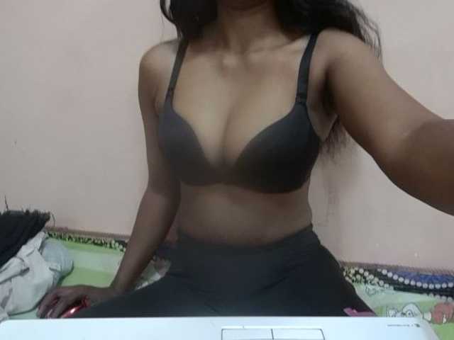 Rithanya live cam on BongaCams