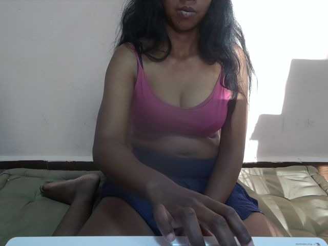 Rithanya live cam on BongaCams