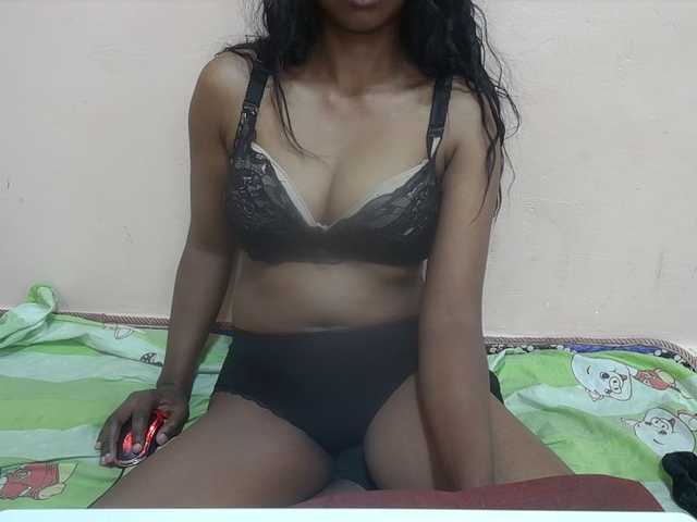 Rithanya live cam on BongaCams