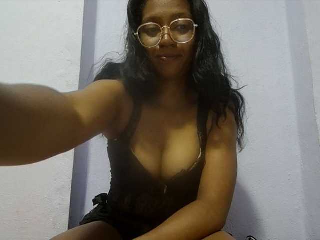 Rithanya live cam on BongaCams