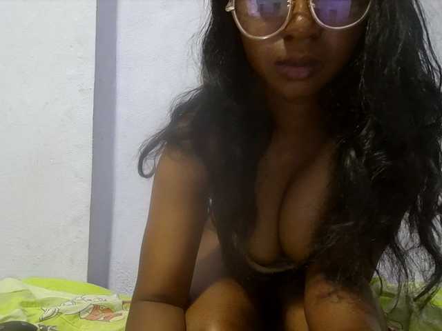 Rithanya live cam on BongaCams